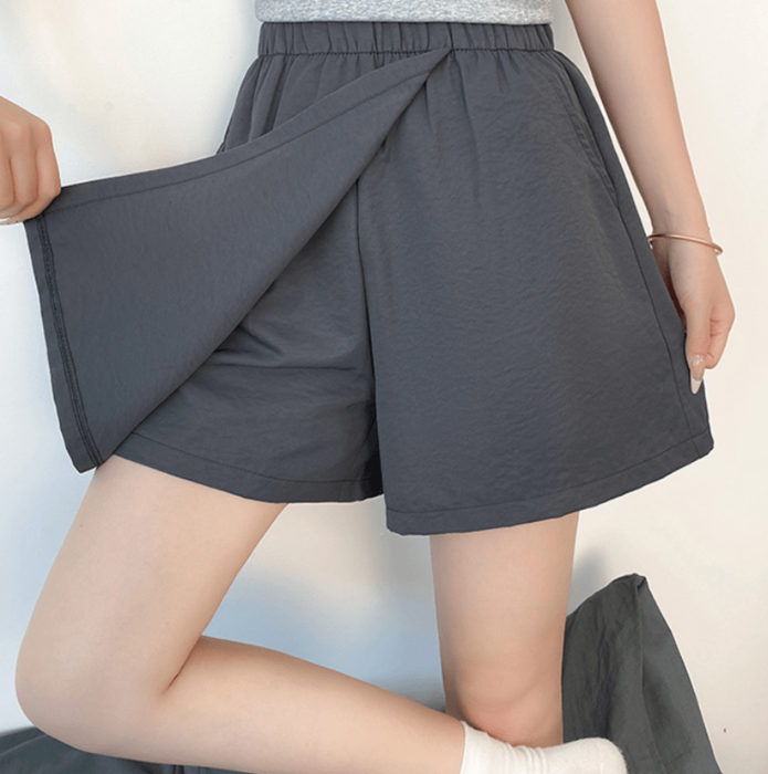 骨格ウェーブラップ風ミニスカートパンツ