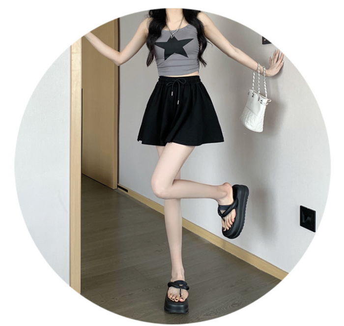 骨格ウェーブフレアショートパンツ