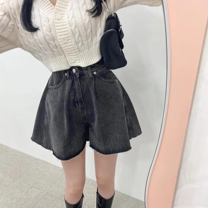 骨格ウェーブデニムフレアーショートパンツ
