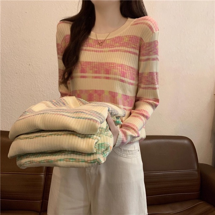 骨格ウェーブストライプ柄リブニットトップス
