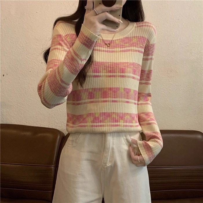 骨格ウェーブストライプ柄リブニットトップス