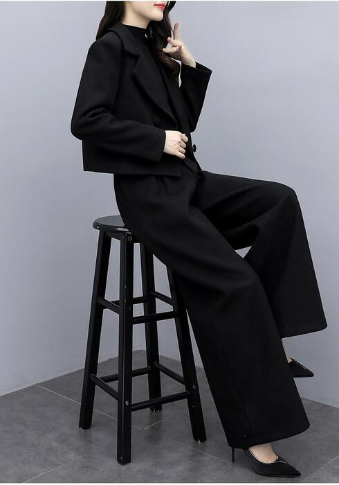 骨格ウェーブラペルジャケット×ワイドパンツセットアップ