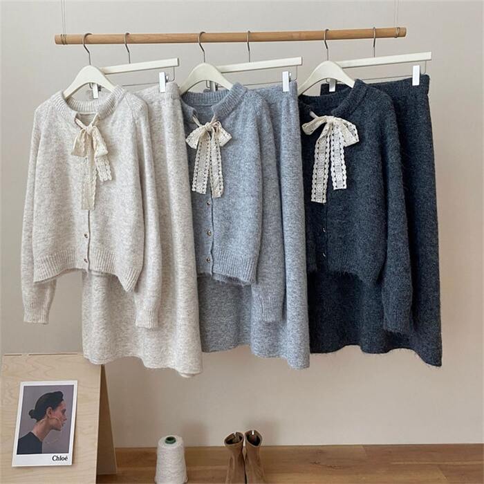 骨格ウェーブフロントリボンニットカーディガン＋Aラインスカート