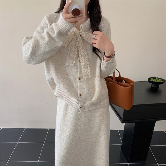 骨格ウェーブフロントリボンニットカーディガン＋Aラインスカート