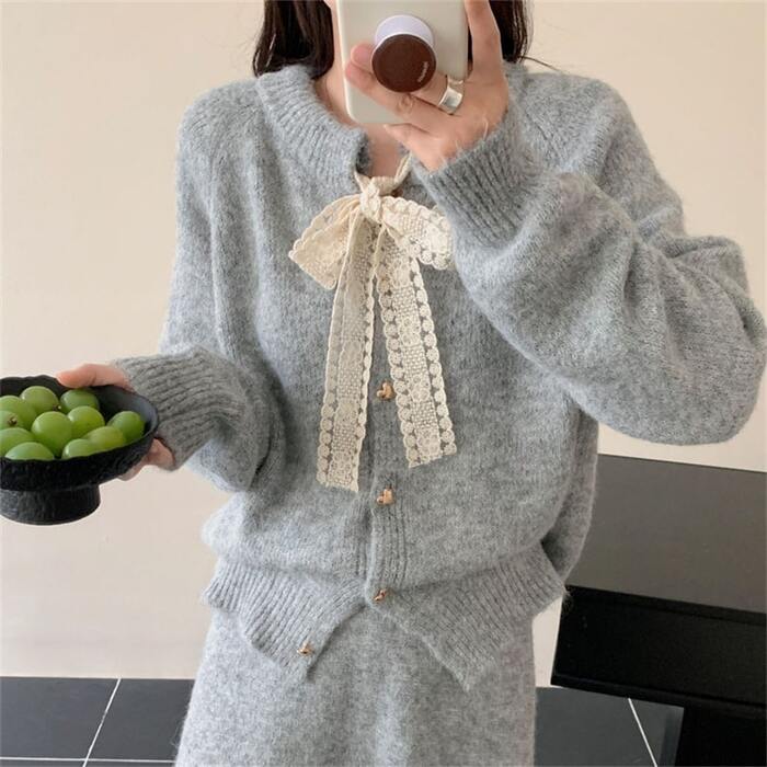 骨格ウェーブフロントリボンニットカーディガン＋Aラインスカート