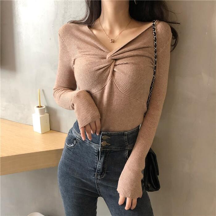 骨格ウェーブツイストリブニットトップス