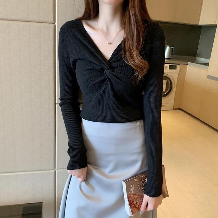 骨格ウェーブツイストリブニットトップス