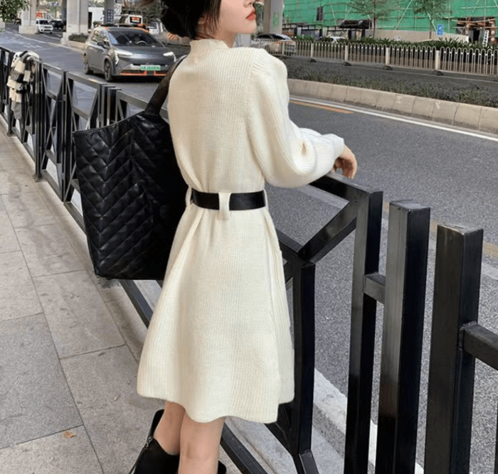 骨格ウェーブパフスリーブニットミニワンピース