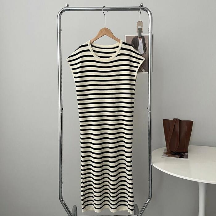 骨格ウェーブフレンチスリーブニットワンピース（ワンピース）｜骨格