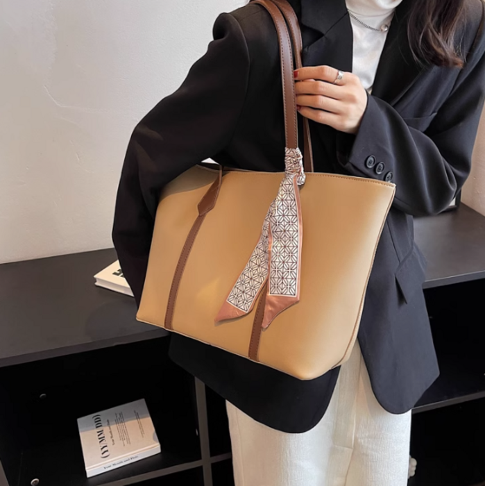 しっかりサイズ/スカーフ付きバイカラートートバッグ Link J スカーフトートバッグ | JILL by JILL STUART（ジル バイ