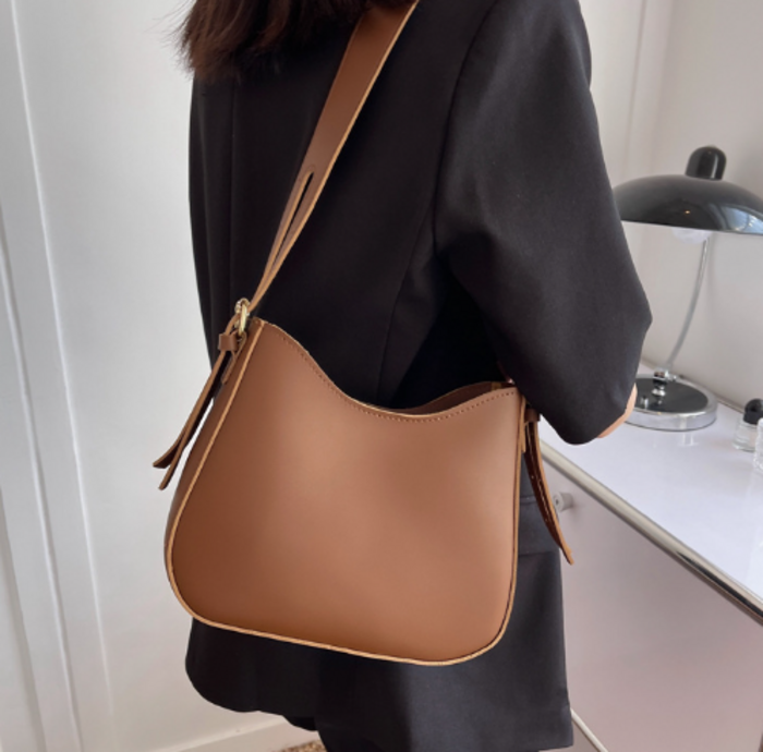 LHALAPEEL3回フルセットパックあり エッセンシャル ミニ サドル バッグ womens. 10000 | COLE_HAAN