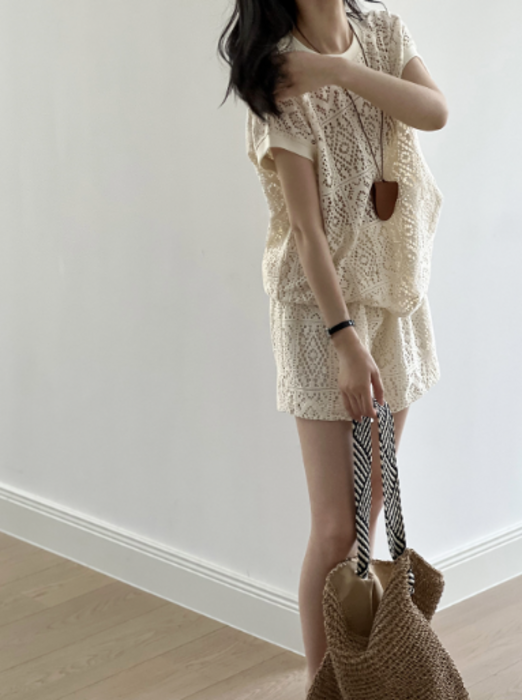 骨格ナチュラルレース素材半袖トップス+ショートパンツ
