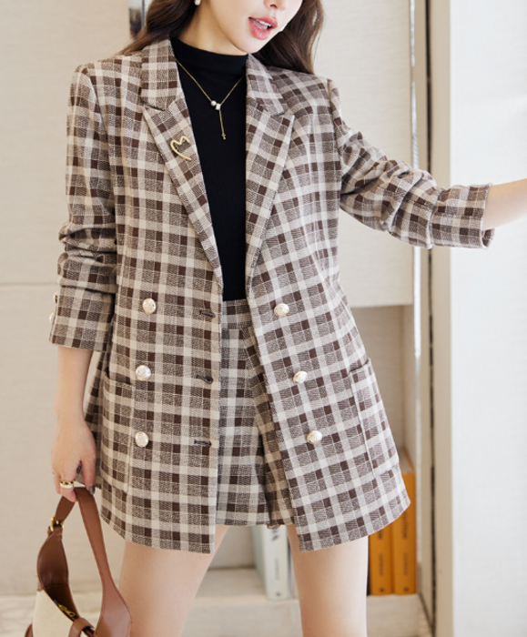 骨格ナチュラルチェック柄ジャケット+ショートパンツ