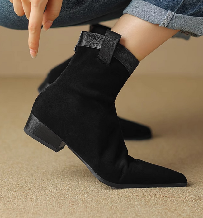 【BY FAR】Ellen スエード アンクルブーツ BY FAR - Ellen Black Suede Leather Boots | HBX - ハイプ