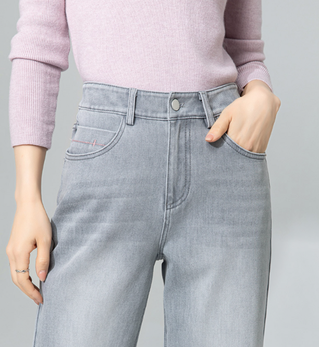 Wロゴ ストレートパンツ グレー - メルカリ